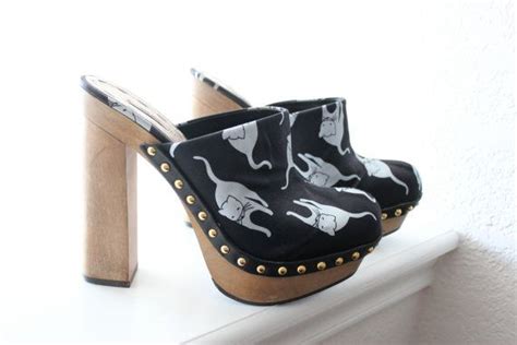 miu miu cat print clogs